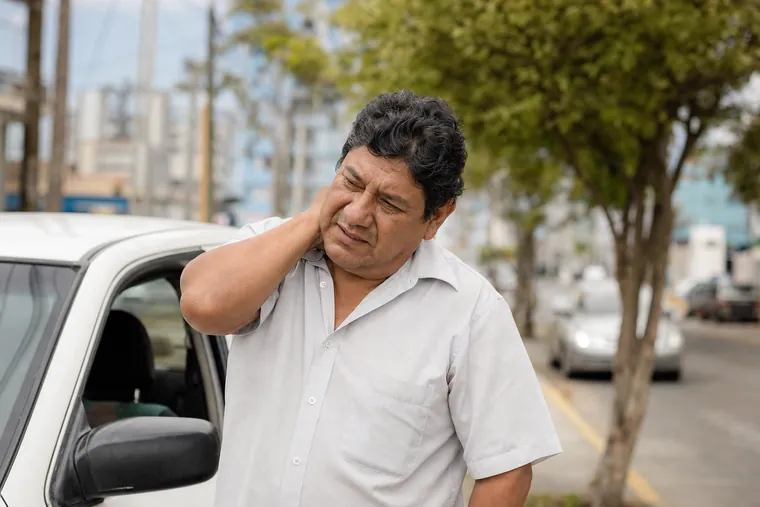 Conductor en Lima con dolor de cuello y hombro, zona de aplicación de Fleko